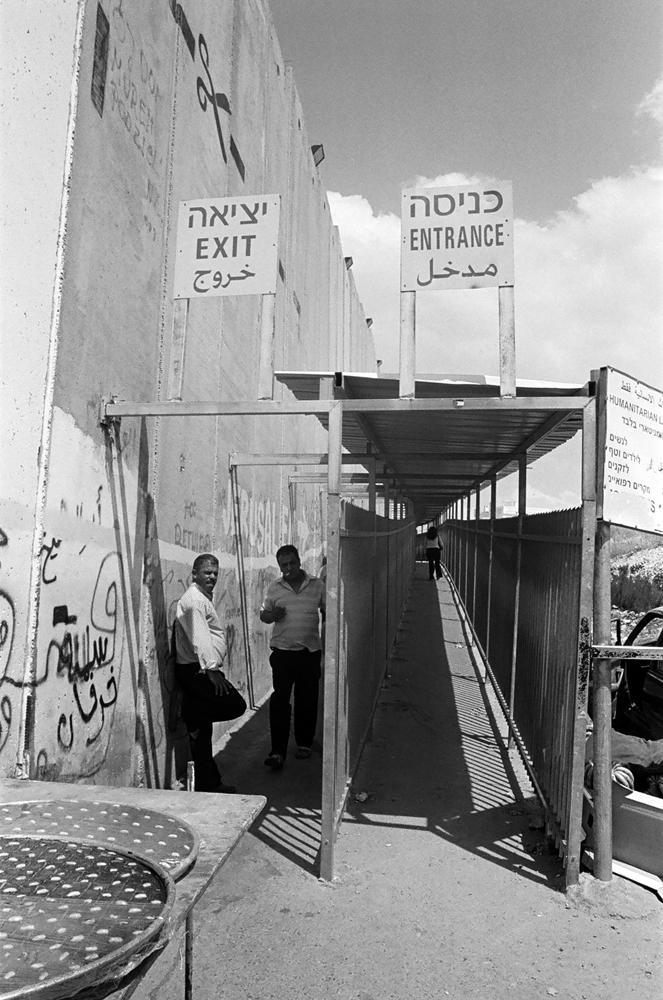 4_4_entree-check-point