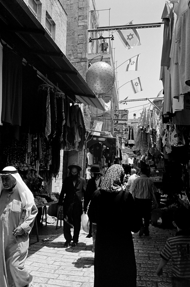 4_4_yeru---mixed-street